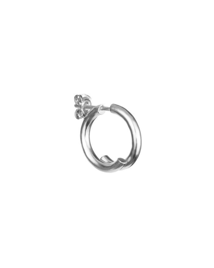 1.06 petite earring silver